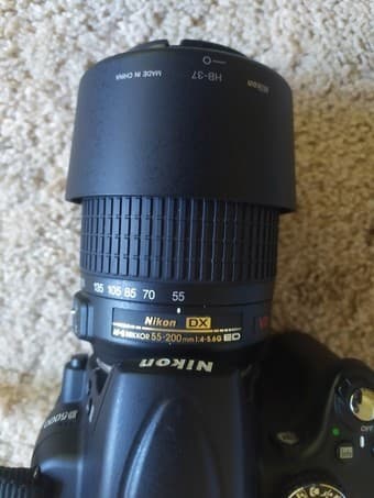 Nikon D5000 DSLR with 2 lens: 16-85VR and 55-200VR 2