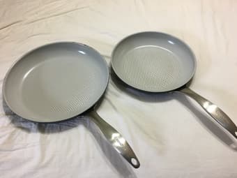 Ceramic Frying Pans (Set of 2) 1