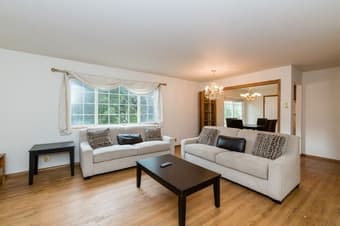 This Haus is a cozy Bungalow, just oozing with charm! 1