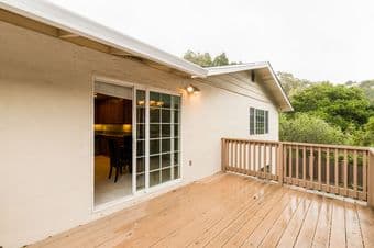 This Haus is a cozy Bungalow, just oozing with charm 2