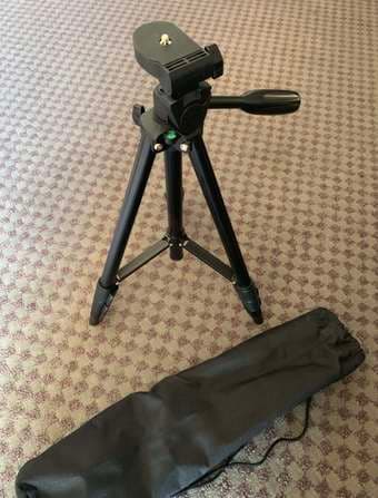 Camera tripod with gradienter 1
