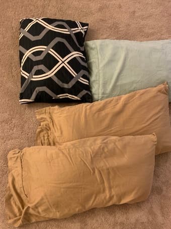 Pillow, bedding, bedsheets, u-shape travel pillow 1