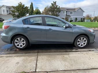 2013 Mazda3 iSport Sedan 4D 2