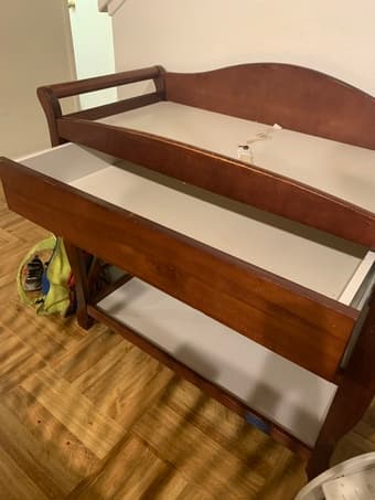 Free changing table 2