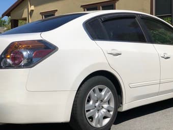 2009 Nissan Altima 2.5S Great condition & Very low millage 2