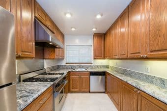 This Haus is a cozy Bungalow, just oozing with charm! 3