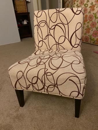 Twin bed, table and chairs 2