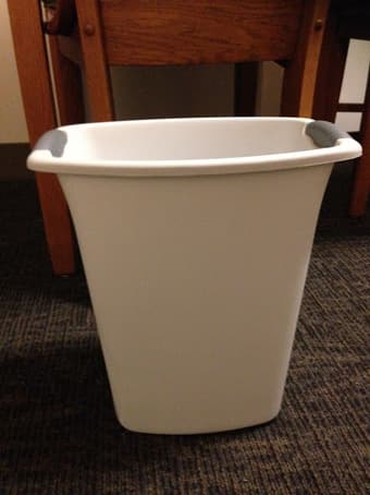 Sterilite 3 gallon waste basket (lightly used) 1