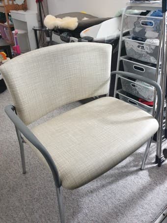 Dressing table and chairs 3