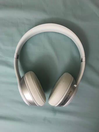 Beats Solo2 Wireless On-Ear Headphones - White 1