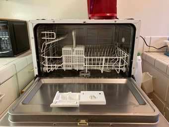 SPT countertop dishwasher 3