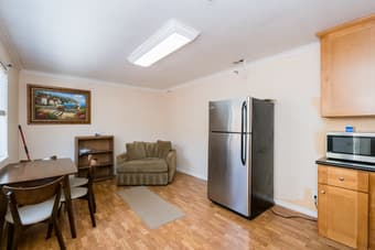Perfect location in Sunnyvale, room available! 1