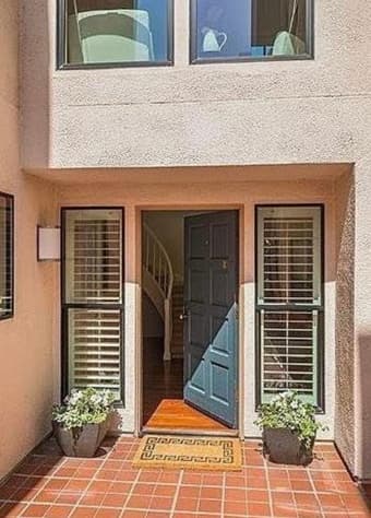 Beautiful Bedroom Available (PERFECT location) 1