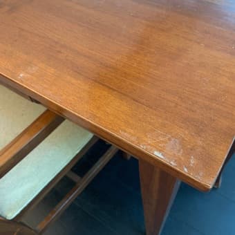 Ethan Allen dining table with extension leaves 3