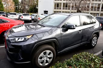 2019 RAV 4 LE, 22.5 K miles -1st owner-excellent condition 1