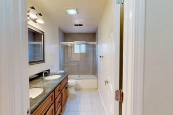 Room for rent in beautiful house :) 1