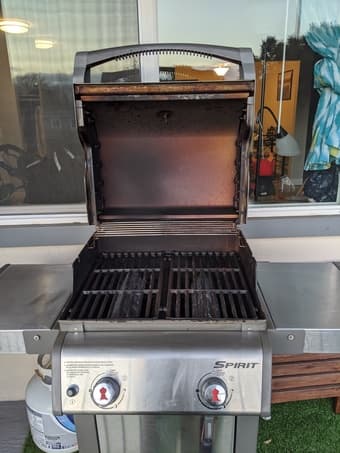 Weber gas grill + accessories 2