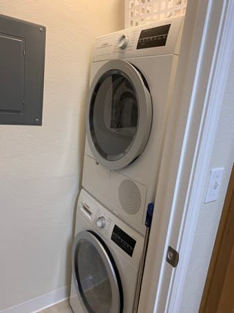 1bd/1ba (private bath) Sunnyvale - Female Roommate Wanted 2