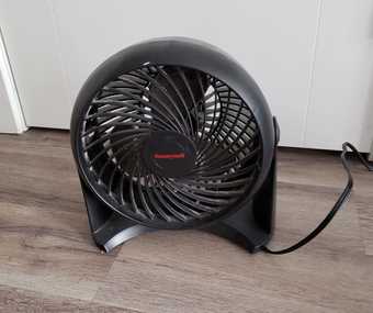 Honeywell Table Fan 1