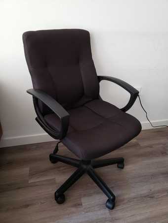 Chair with wheels 1