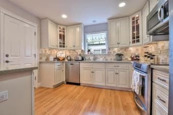 Redwood City master Bedroom available for rent. 2