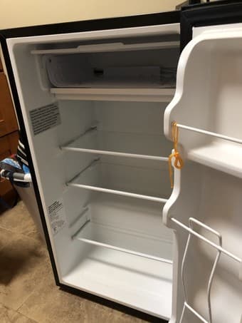 Frigidaire 3.3 cubic ft mini fridge 3