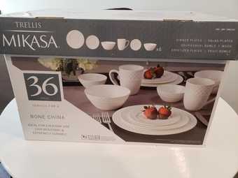 Mikasa Dinner Set 2