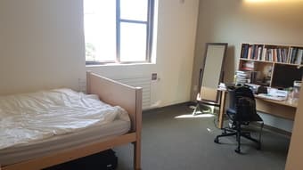 Summer sublet: Furnished room w/ ensuite bathroom in 2BR Apt on campus 2