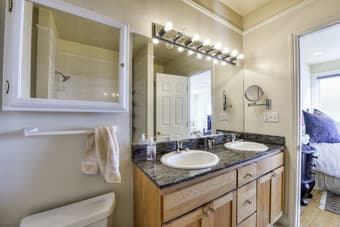 BEDROOM in SF - March - super close to Caltrain 3