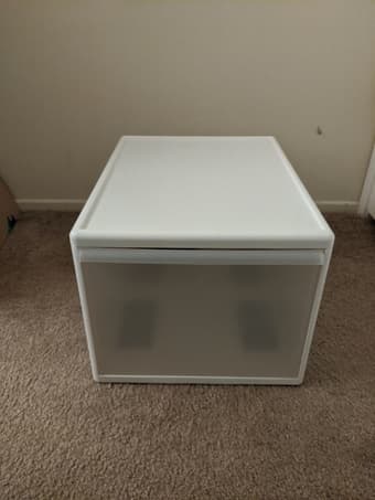 Plastic Organizer bins (4 in total) 2