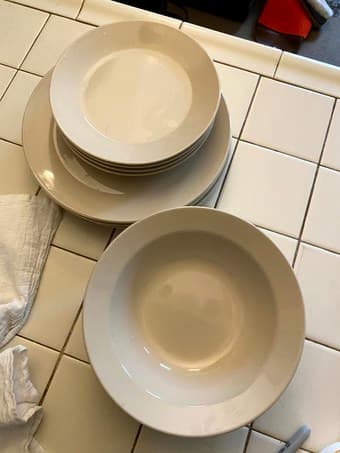 Set of 4 IKEA dinner plates, dessert plates, & bowls -- $10 1