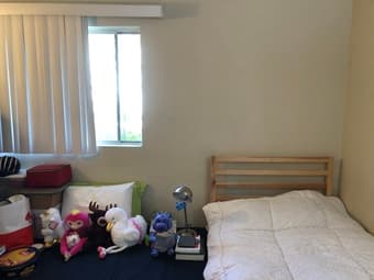 Nice furnished private bedroom available 31 March 2