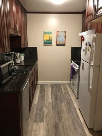 Looking for a roommate for a spacious 2 br/1 ba apartment in MV 2