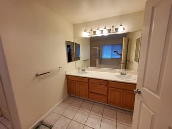 Sublet or Rent Master Suite in large East Palo Alto house 1