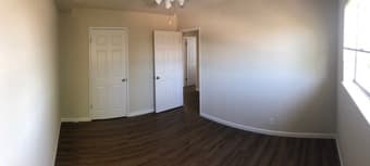 Bedroom in shared 2bed/1ba apt near end of April 3