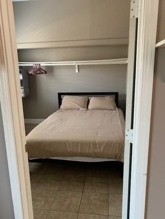Desirable furnished room for rent available on April. 5th 3