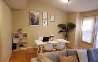 1 bed with private bathroom available from now till end of June 3