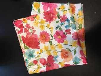 Floral tablecloth 1