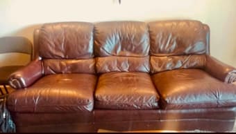 Very comfortable burgundy leather couch 1
