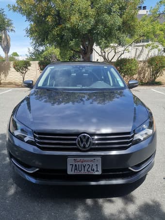 2013 Volkswagen Passat 2.5L SE Sedan 4D 80k miles 1
