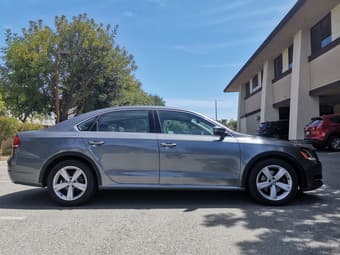 2013 Volkswagen Passat 2.5L SE Sedan 4D 80k miles 2