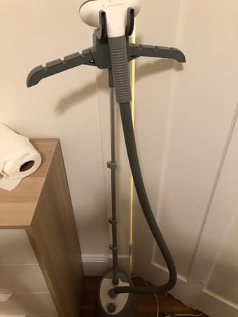 Upright steamer iron 1