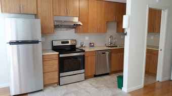 2br/1ba - 970ft2 (avail June 1) N. Berk. near Cheeseboard Pizza 3