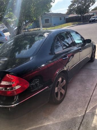 Benz E320 black for sale 2