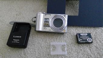 10.1MP Camera w/ Lecia 25mm ultra-wide-angle lens and 12x optical zoom 2