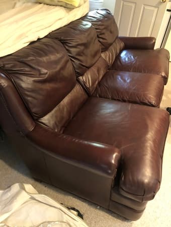 Beautiful Burgundy leather couch 1