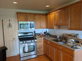 Fully furnished 1BR apartment in Woodside with views of the Diablos 3