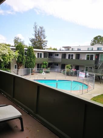 Room in 2B1B apartment in Palo Alto, ready for move-in anytime! 2