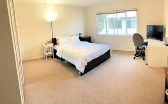 $1580 Master Bedroom with private bath (furnished) (menlo park) 1
