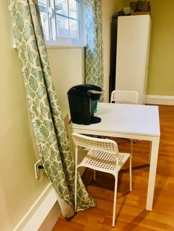 Cozy stylish furnished studio by stanford 3